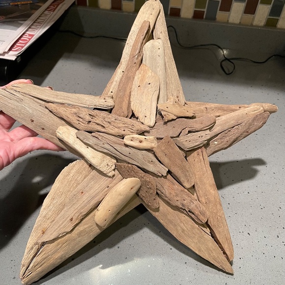 Rustic wooden star - Picture 3 of 5